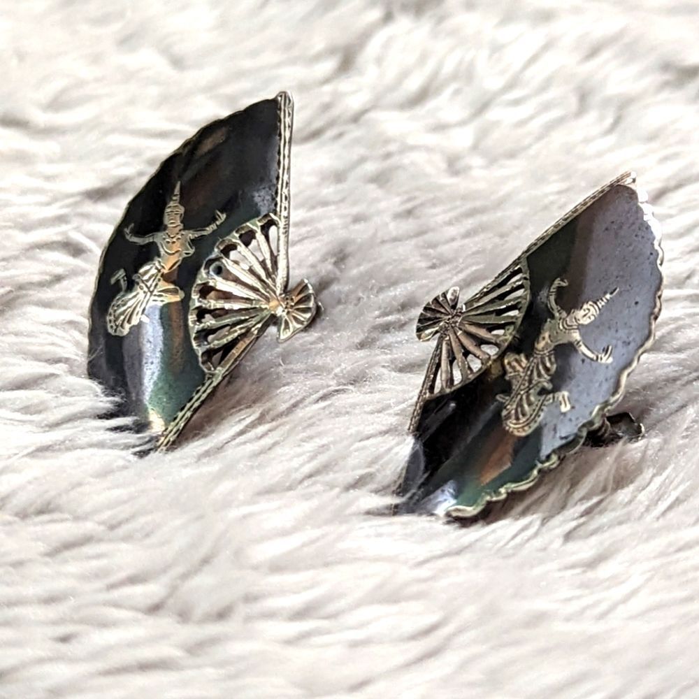 Vintage 30's-40's Sterling Silver Niello Dancer Screw Back Earrings Fan Shaped - Picture 4 of 8
